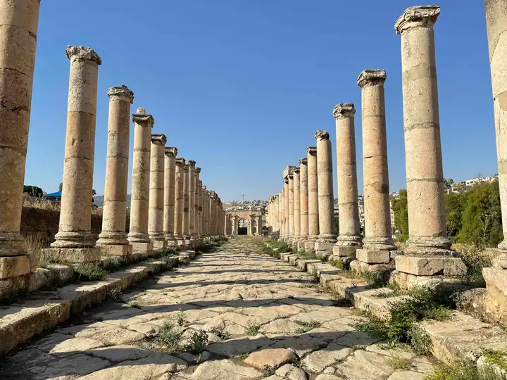 Jerash Cardo thoroughfare surrounded by columns