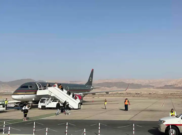 Royal Jordanian Embraer 190 in Aqaba