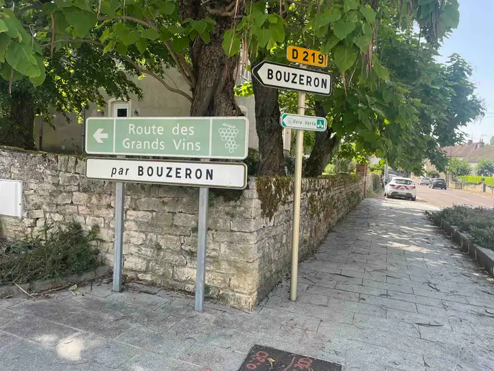 Sign for Voie des Vignes
