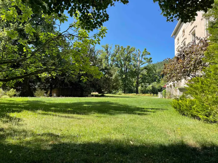 Chateau de Maillat grounds